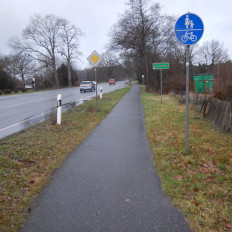 Gemeinsamer Geh- und Radweg außerorts