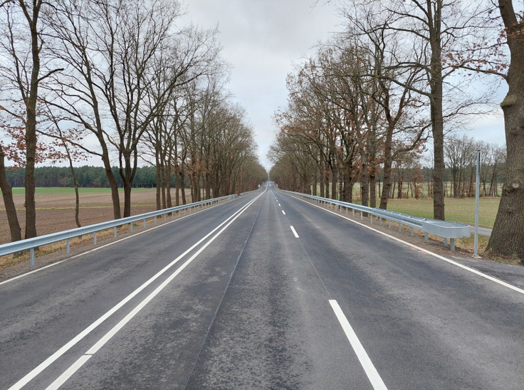 Im Zuge der Fahrbahnerneuerung wurden die Mehrzweckstreifen zurückgebaut.